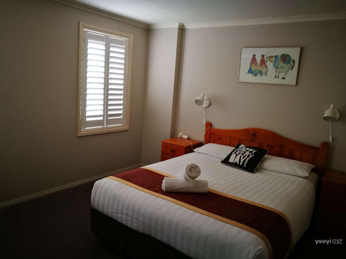 Moonee Valley Views Aparthotel Melbourne Bagian luar foto