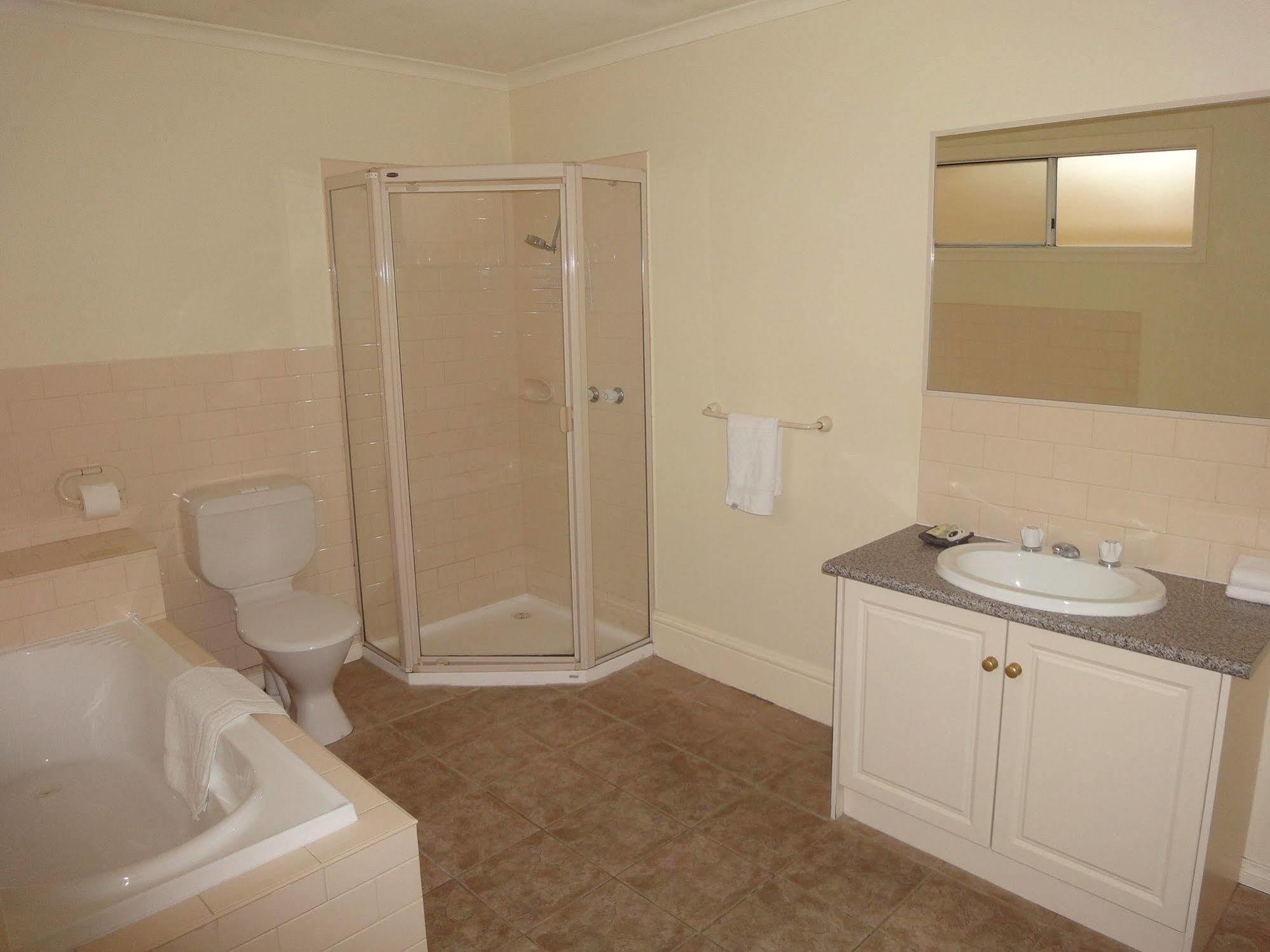 Moonee Valley Views Aparthotel Melbourne Bagian luar foto