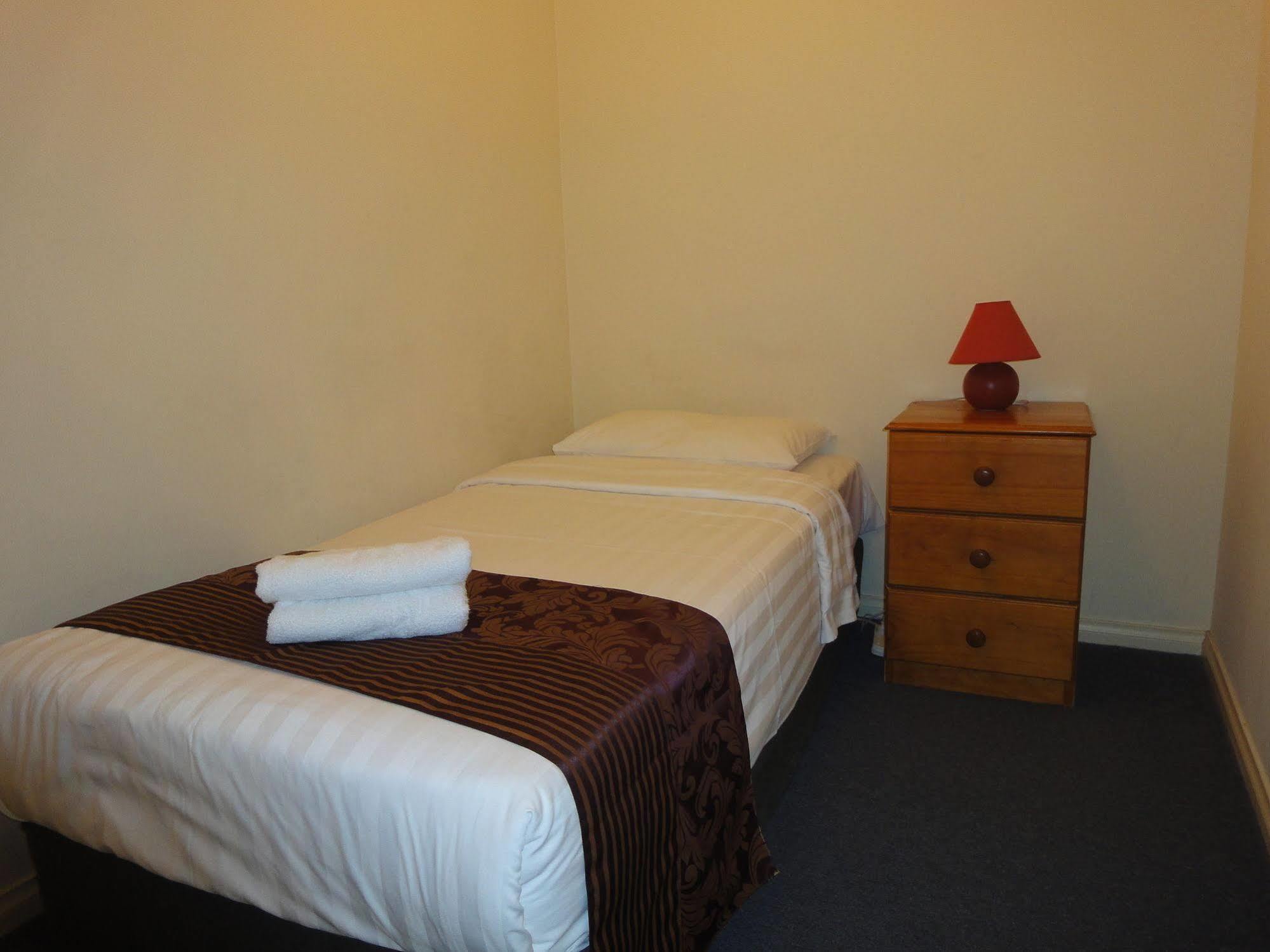 Moonee Valley Views Aparthotel Melbourne Bagian luar foto