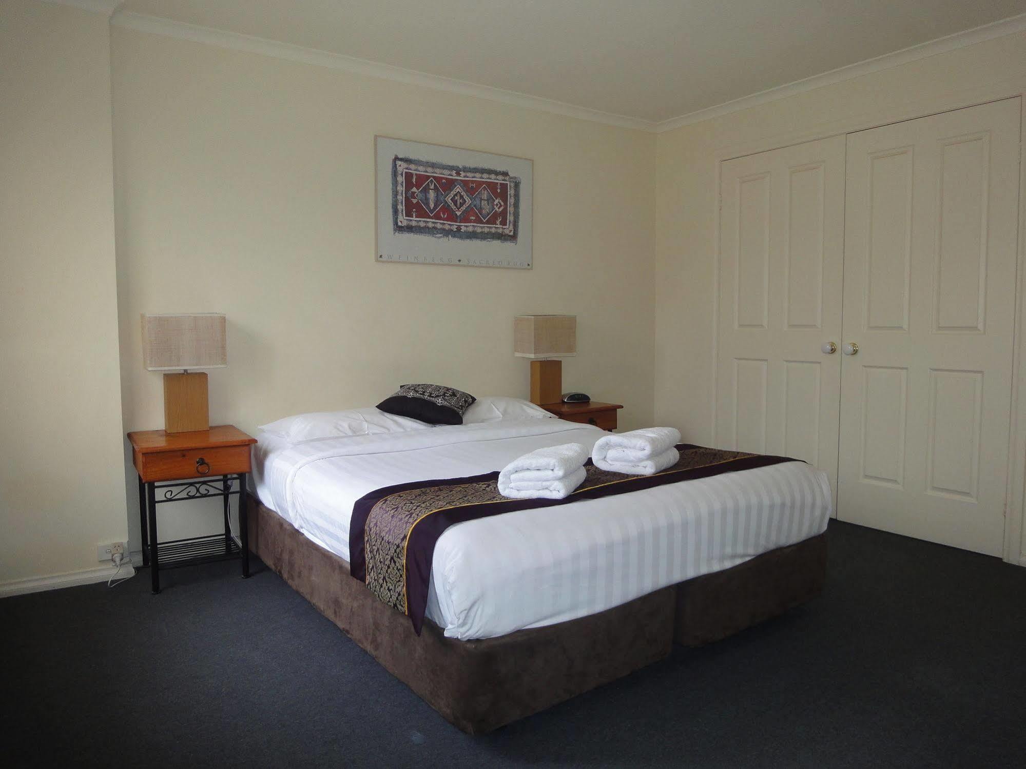 Moonee Valley Views Aparthotel Melbourne Bagian luar foto